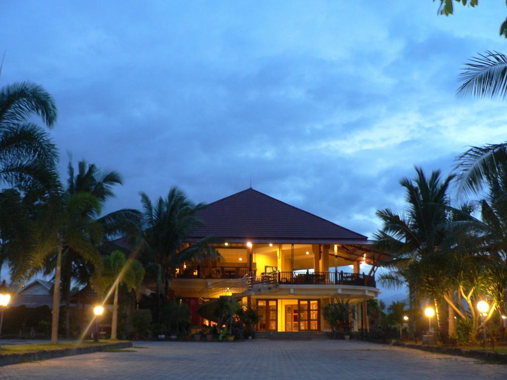 Kampoeng Nelayan Hotel Palu Eksteriør billede