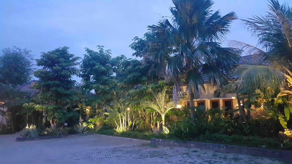 Kampoeng Nelayan Hotel Palu Eksteriør billede